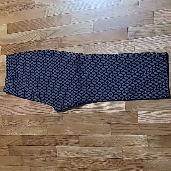 Susan Graver Black/White Diamond Pattern Pull-On Pants - 14 - Picture 2 of 5